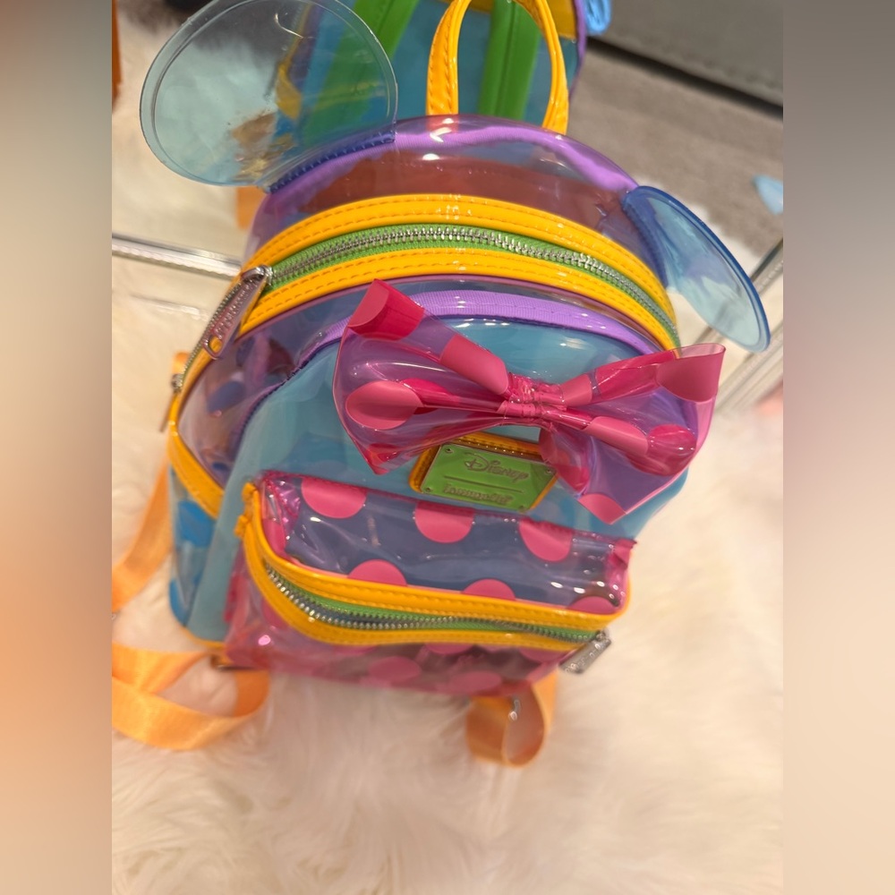 Loungefly

Like New backpack used once.